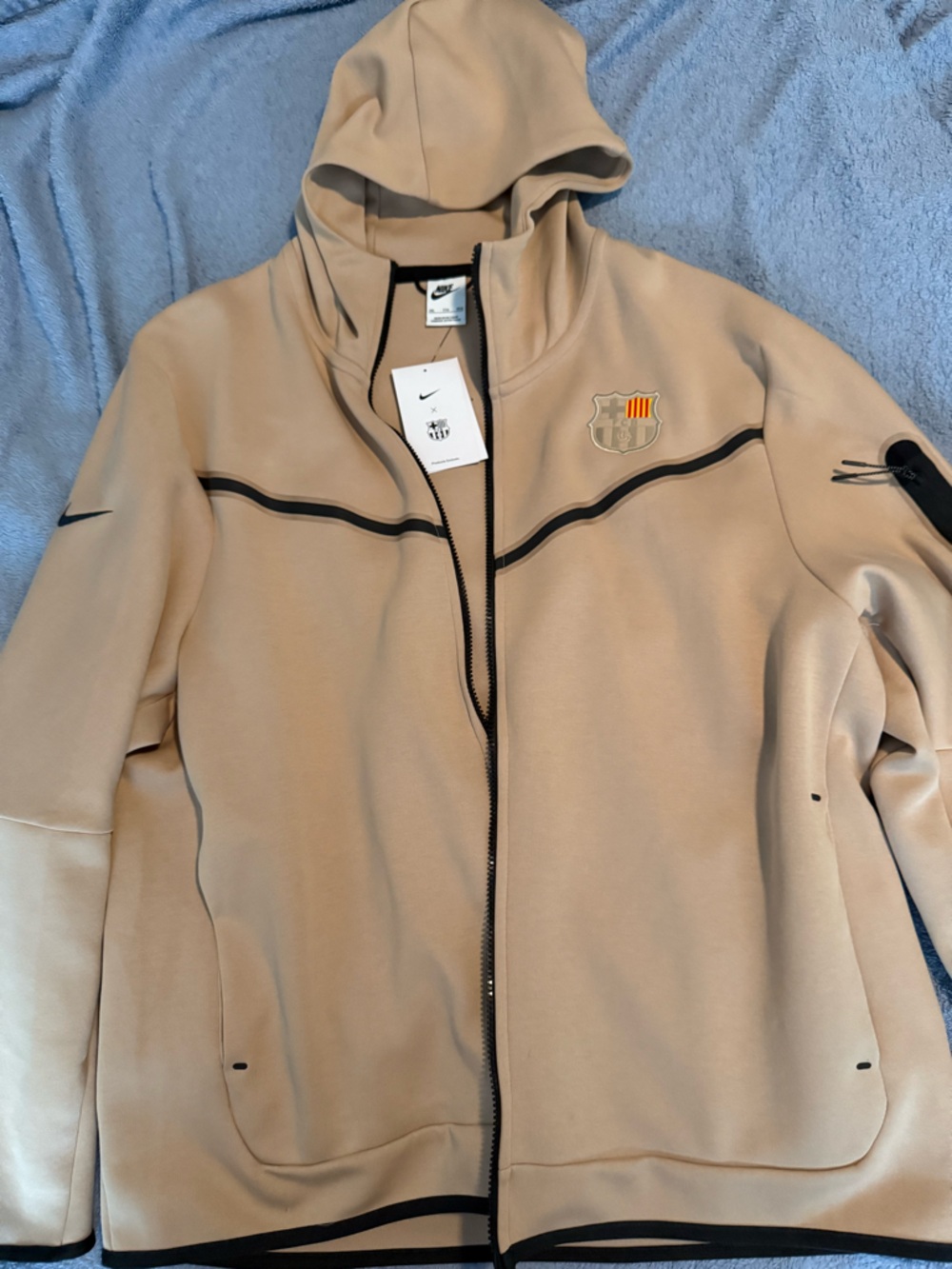 Nike tech performance fleece Barcelona team logo khaki and black xxl NWT